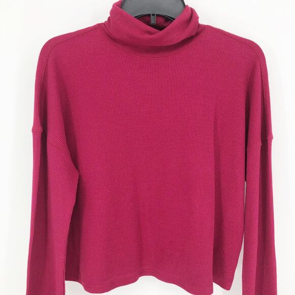 CALVIN KLEIN PERFORMANCE Crop Turtleneck Medium Burgundy Stretch Waffle Knit NWT - Picture 2 of 8